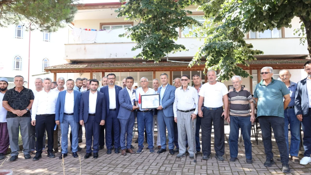 İzmit Belediyesi Mahalle ziyaretlerine Süleymaniye ve Kadıköy’de devam etti -