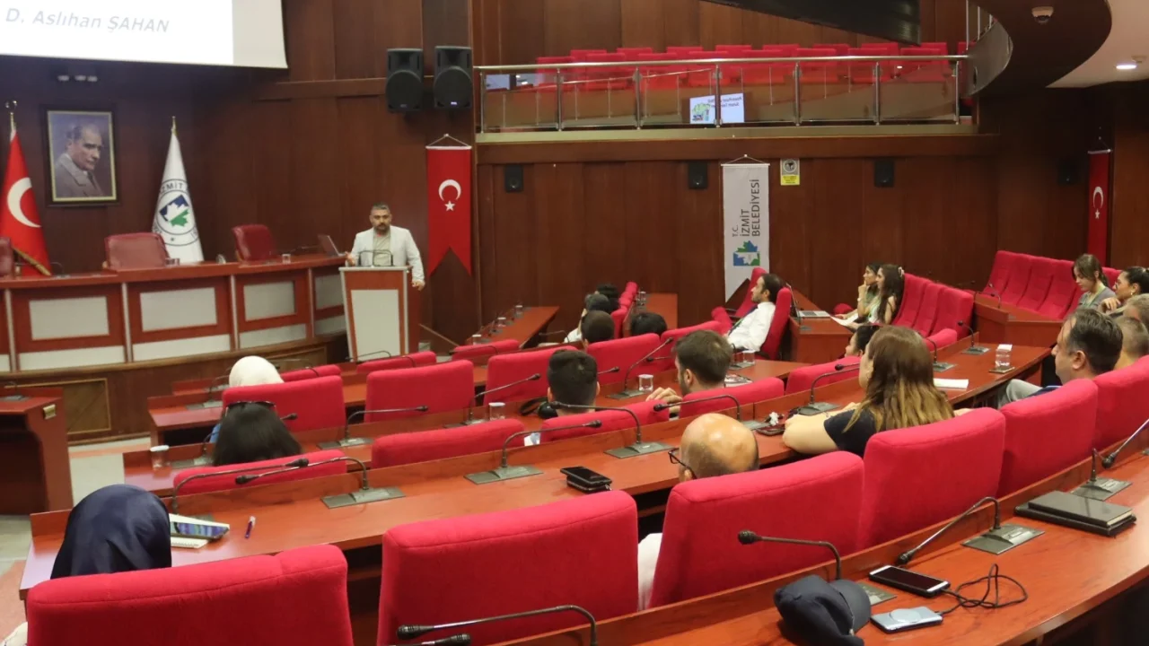 İzmit'te Dijital Akademi eğitimlerine devam -