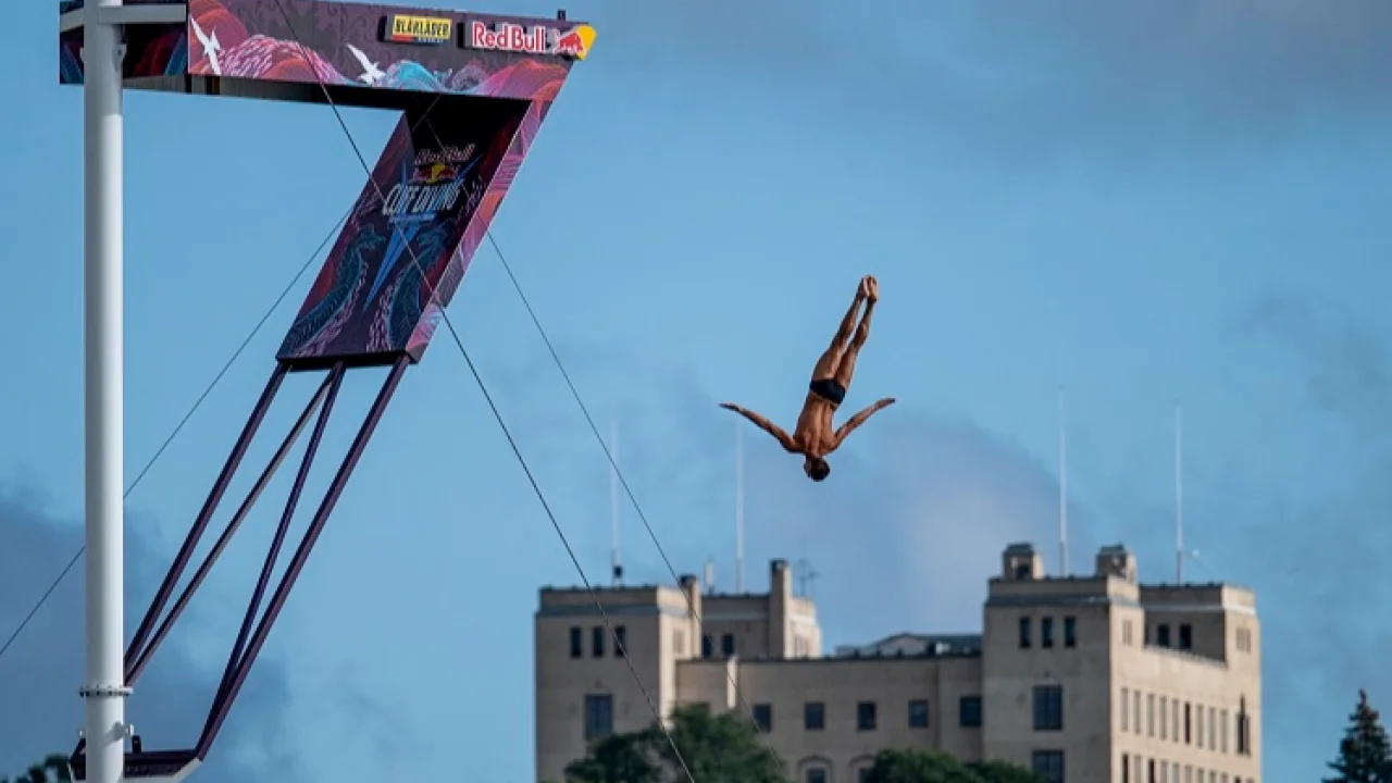 Red Bull Cliff Diving Norveçte kazanan Iffland ve Lichtenstein oldu -
