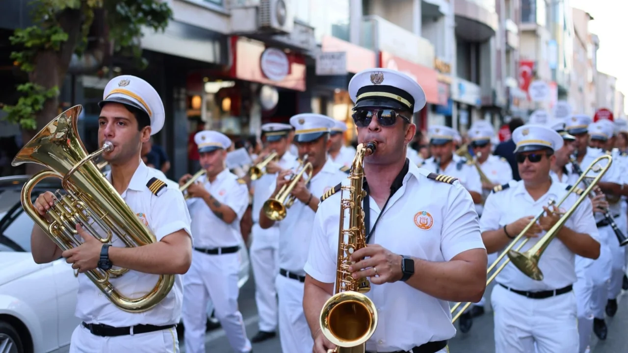 Saray Belediyesi Kültür, Sanat ve Barış Festivali’ne görkemli açılış -