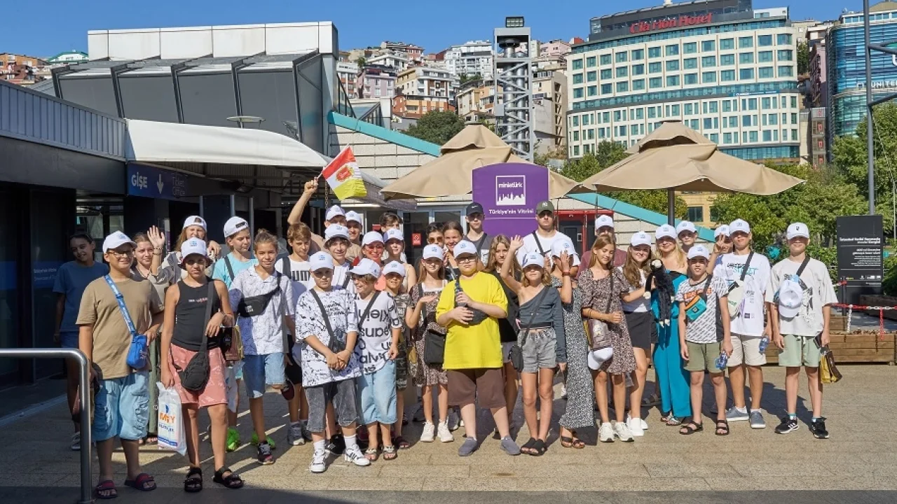 Ukraynalı çocuklar İstanbul'da -