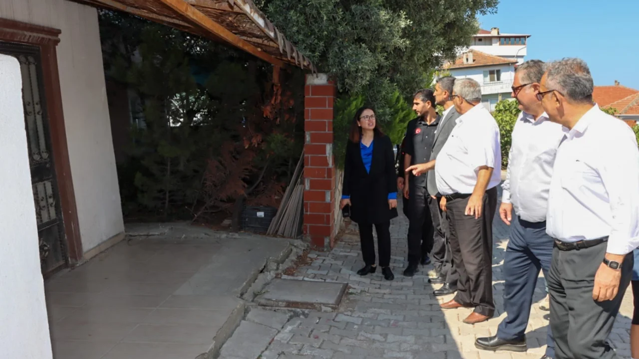 Yalova'da toprak kaymalarının yaşandığı bölgeye yerinde inceleme -
