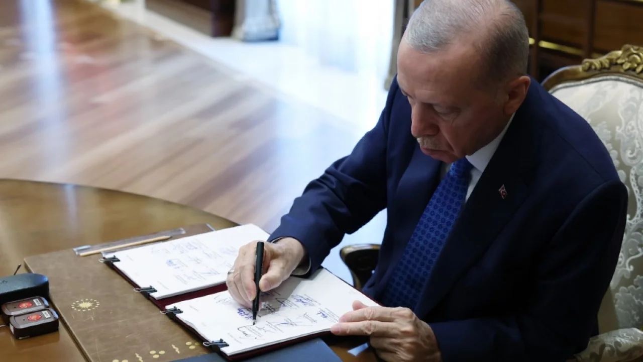 YAŞ kararlarını imzaladı... İşte terfi, uzatma ve emeklilik kararlarında tam liste -