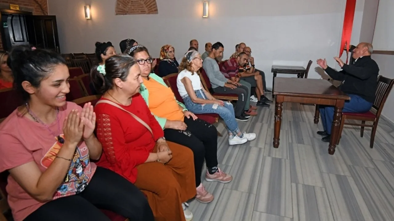 Bursa Osmangazi'de gözleri görmeden usta sanatçılar yetiştiriyor -