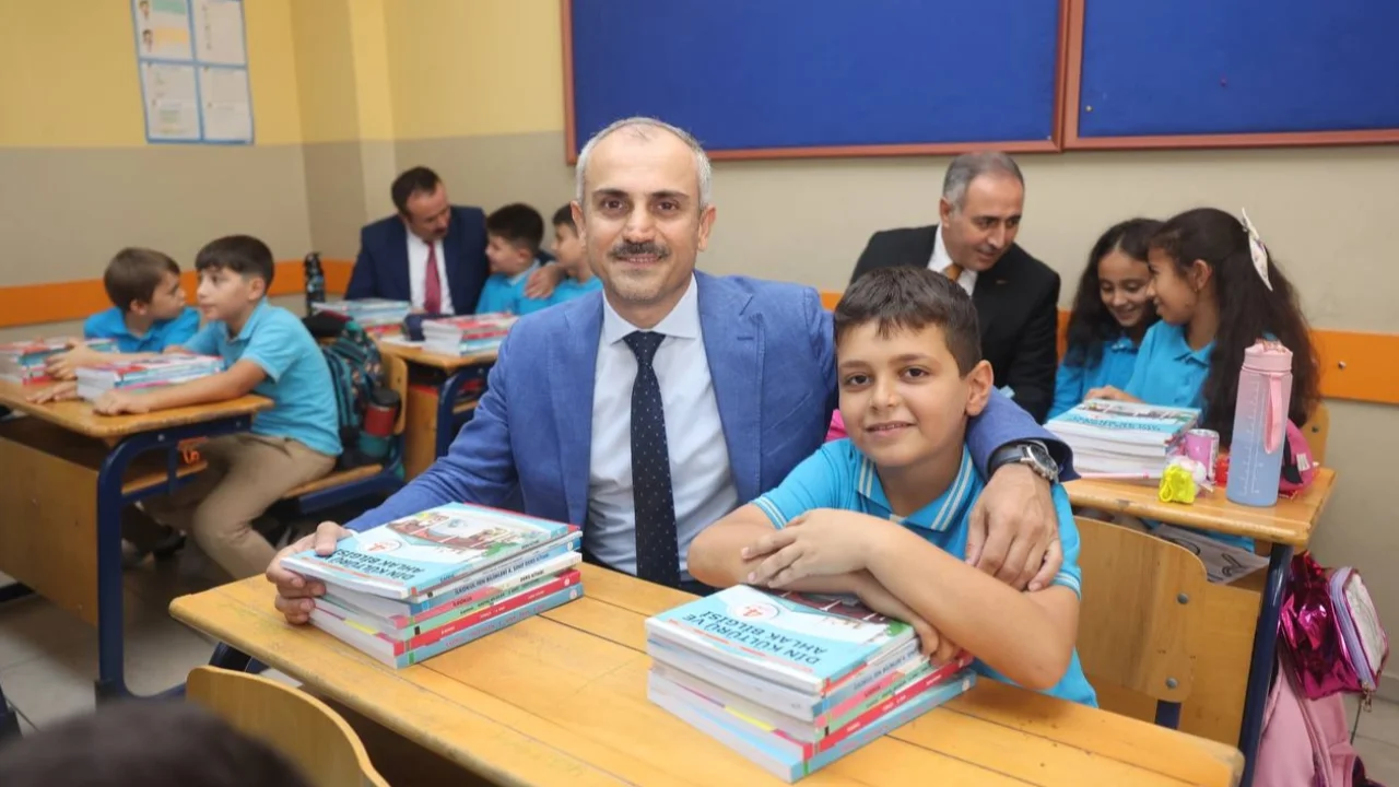 Çayırova’da ilk ders zili çaldı -