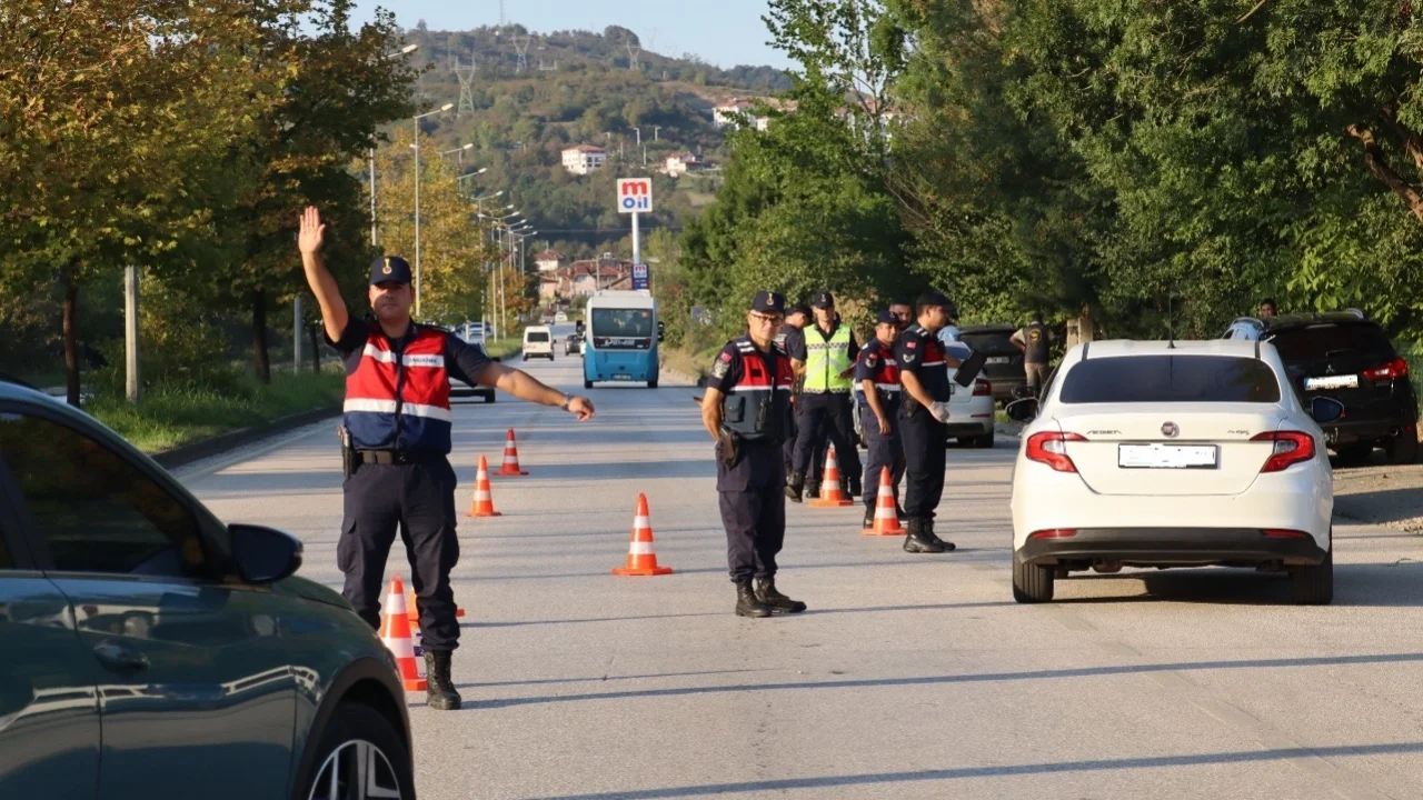 Düzce'de jandarma  şok uygulaması yaptı -