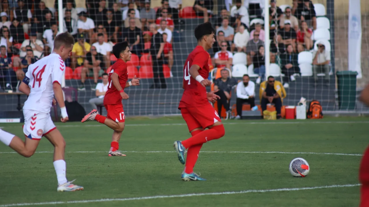 Futbolun kalbi, Erciyes Yüksek İrtifa Kamp Merkezi’nde atıyor -