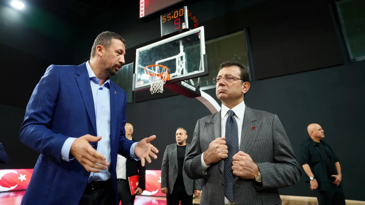 İmamoğlu'ndan Basketbol Gelişim Merkezi'ne ziyaret -