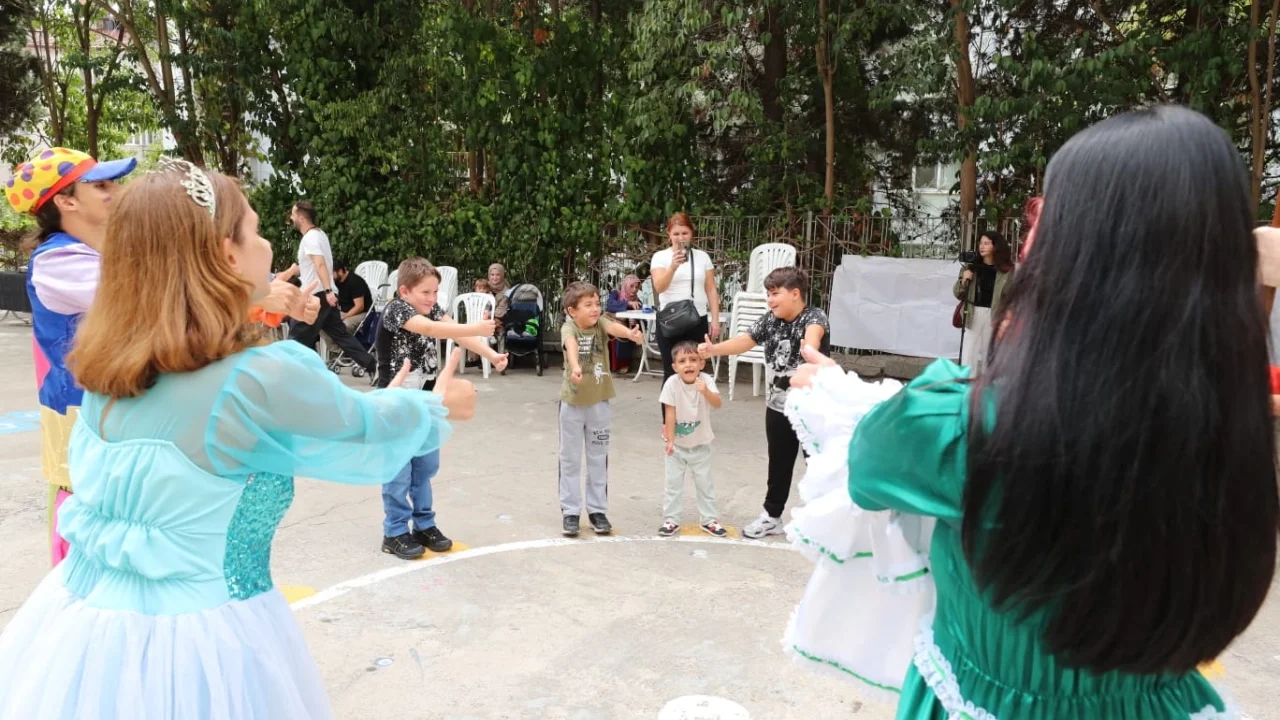 İzmitli minikler Kapanca Sokak Festivalinde doyasıya eğleniyor  -