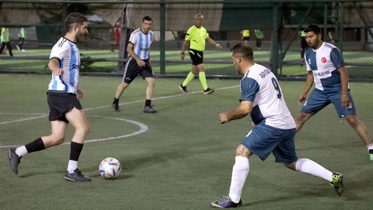 Konya Karatay'da 'birimler arası' futbol turnuvası -