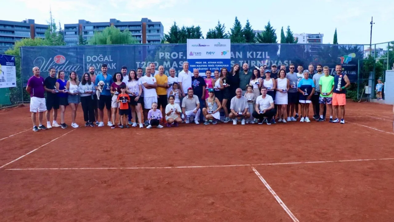 Prof. Dr. Ayhan Kızıl T200 Masters Tenis Turnuvası’nda 7. yılın şampiyonları belli oldu -