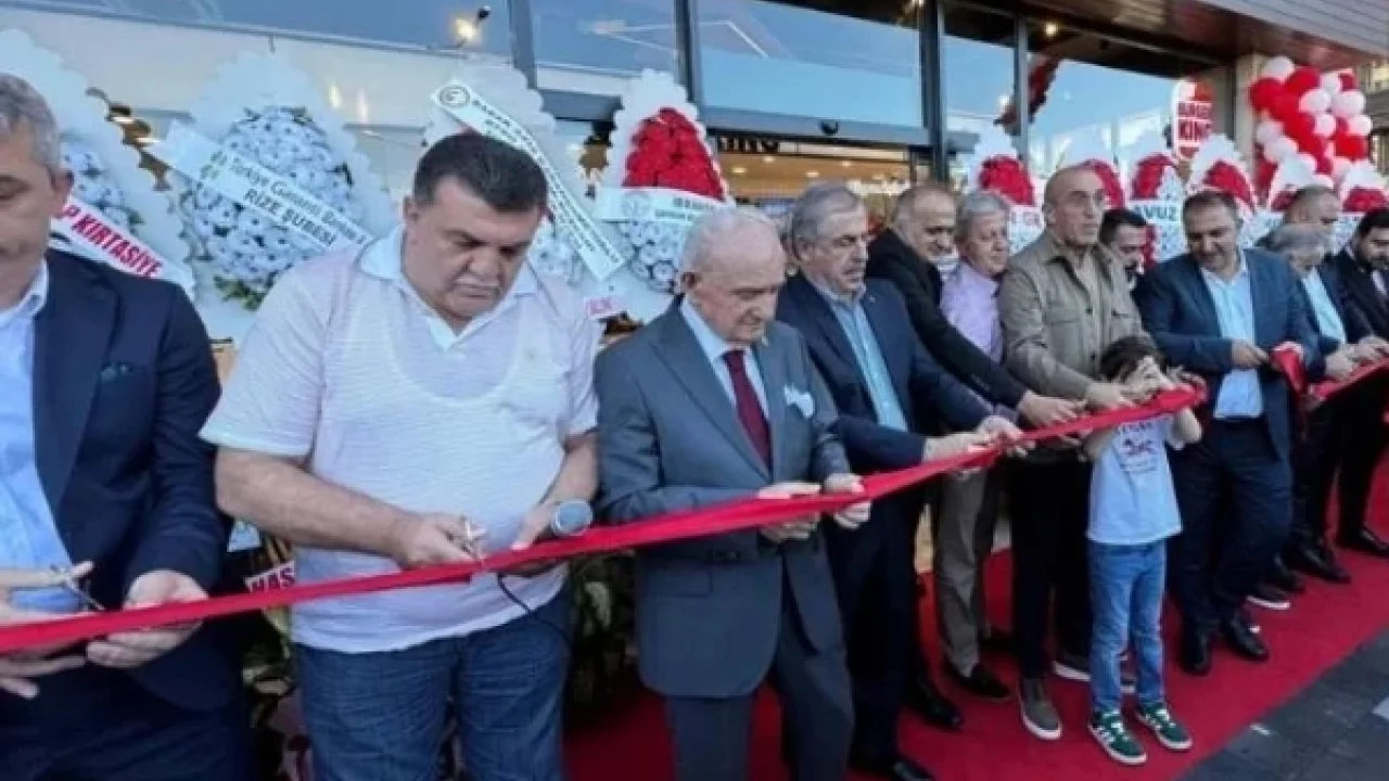 AK Parti Sözcüsü açıkladı... Rize'de belediye başkan ve yöneticileri disipline sevk edildi! -