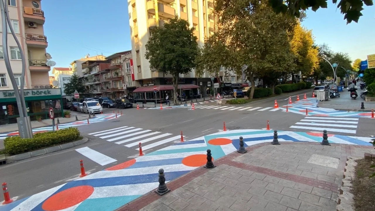 Atatürk Bulvarı’na güvenli okul yolu -