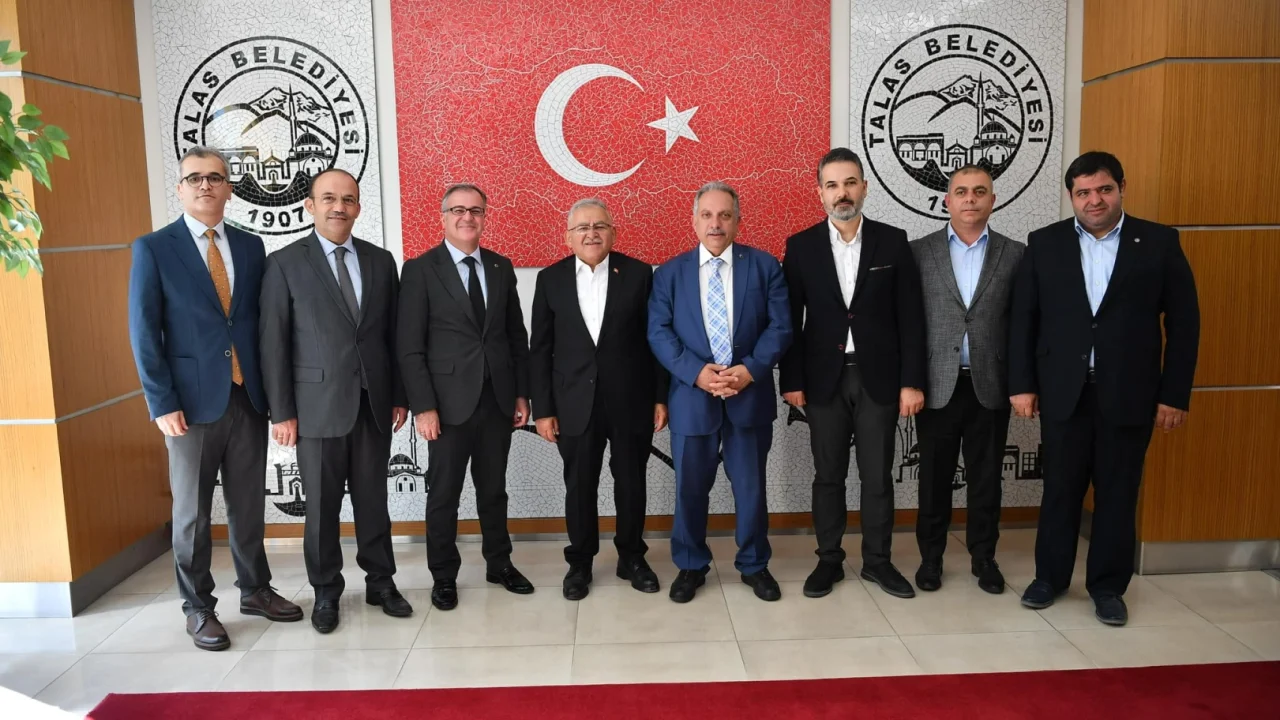  Başkan Büyükkılıç’tan Talas Belediye Başkanı Yalçın’a ziyaret -