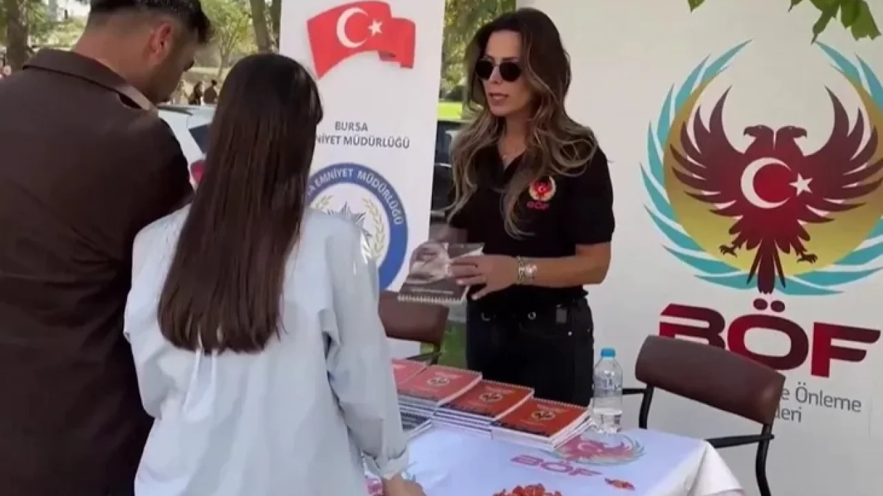 Bursa Emniyet Müdürlüğü 20 bin gence ulaştı! 'Ele ele güvenli geleceğe' -