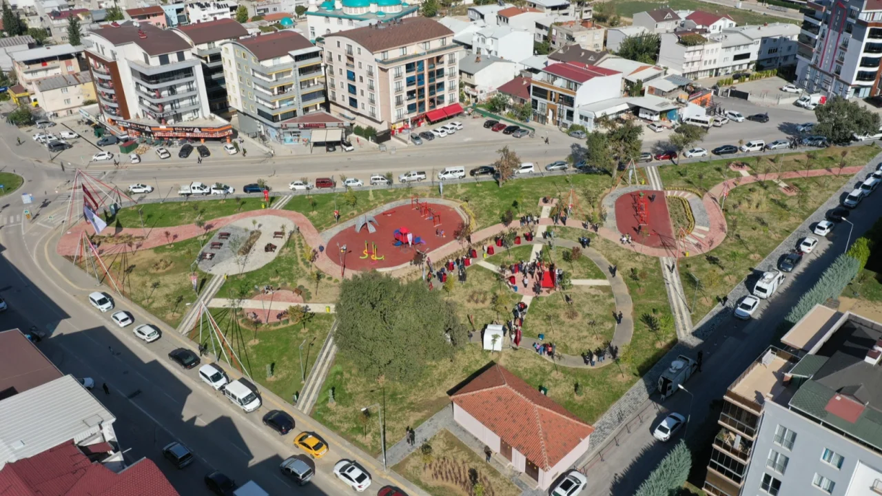 Bursa Hamitler'e İsmet Paşa Parkı -