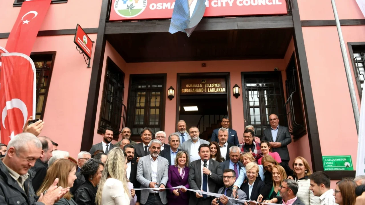 Bursa Osmangazi Kent Konseyi yeni binasında -