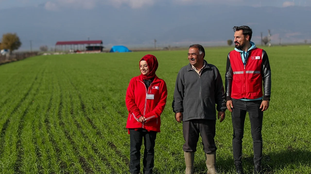 Depremden etkilenen çiftçilere Kızılay'dan 70.8 milyon destek -