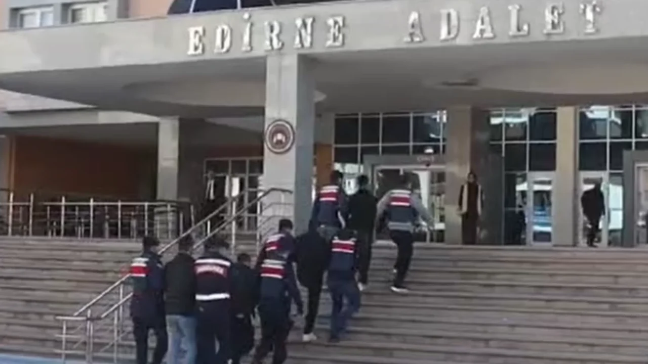 Edirne’de jandarma 5 göçmen organizatörü yakaladı -
