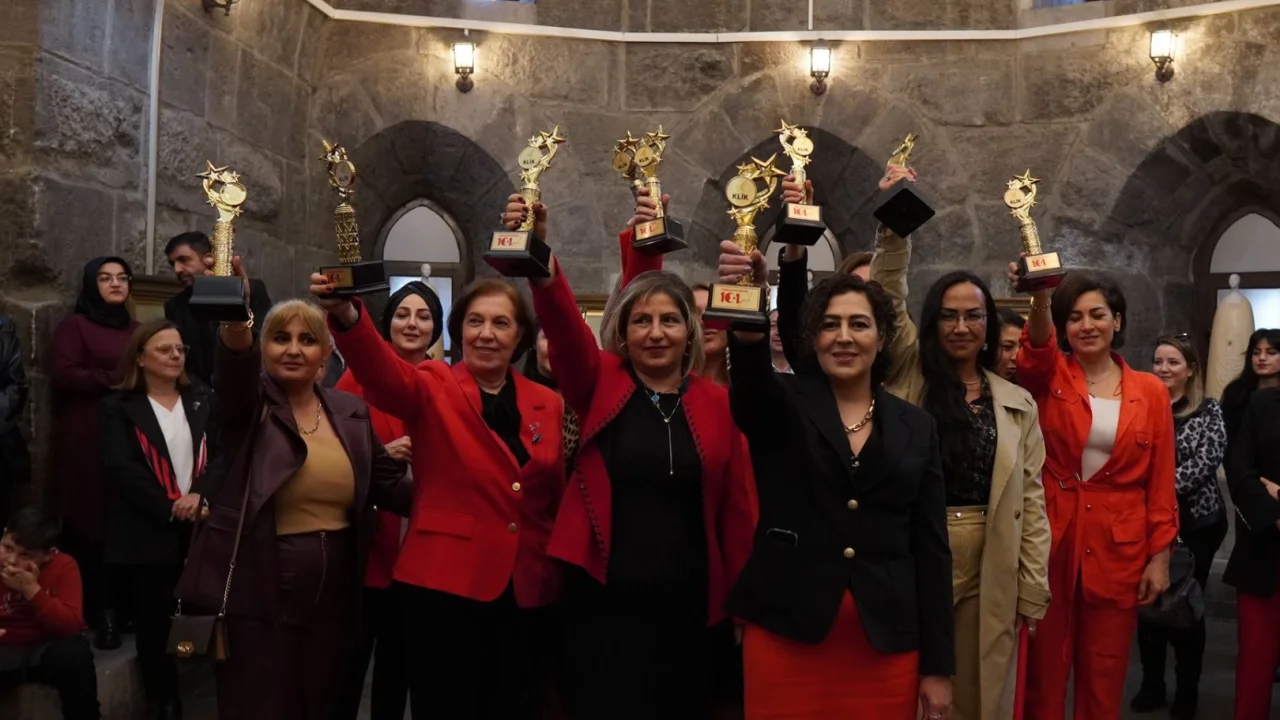Geçmişten Geleceğe Cumhuriyetin Renkleri sergisi -