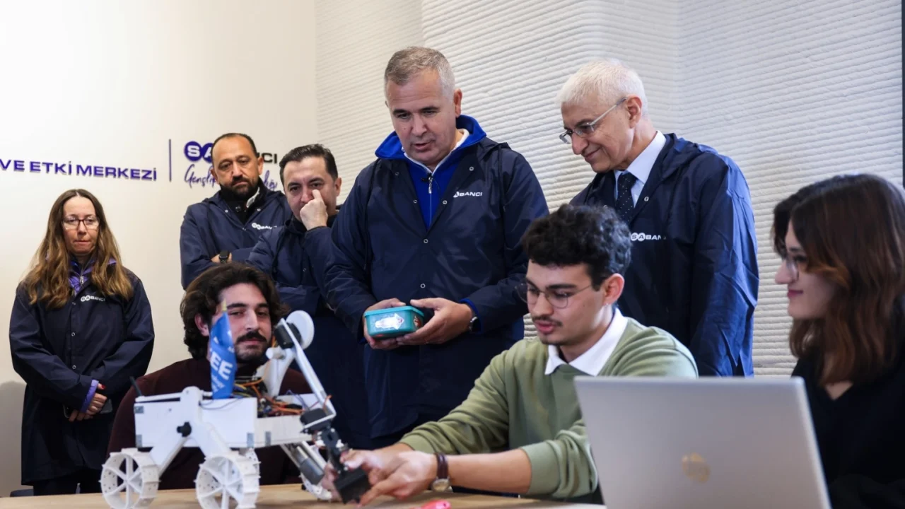 Gençlik Seferberliği farklı illere yayılıyor... Bir teknoloji merkezi de Eskişehir'e açıldı -