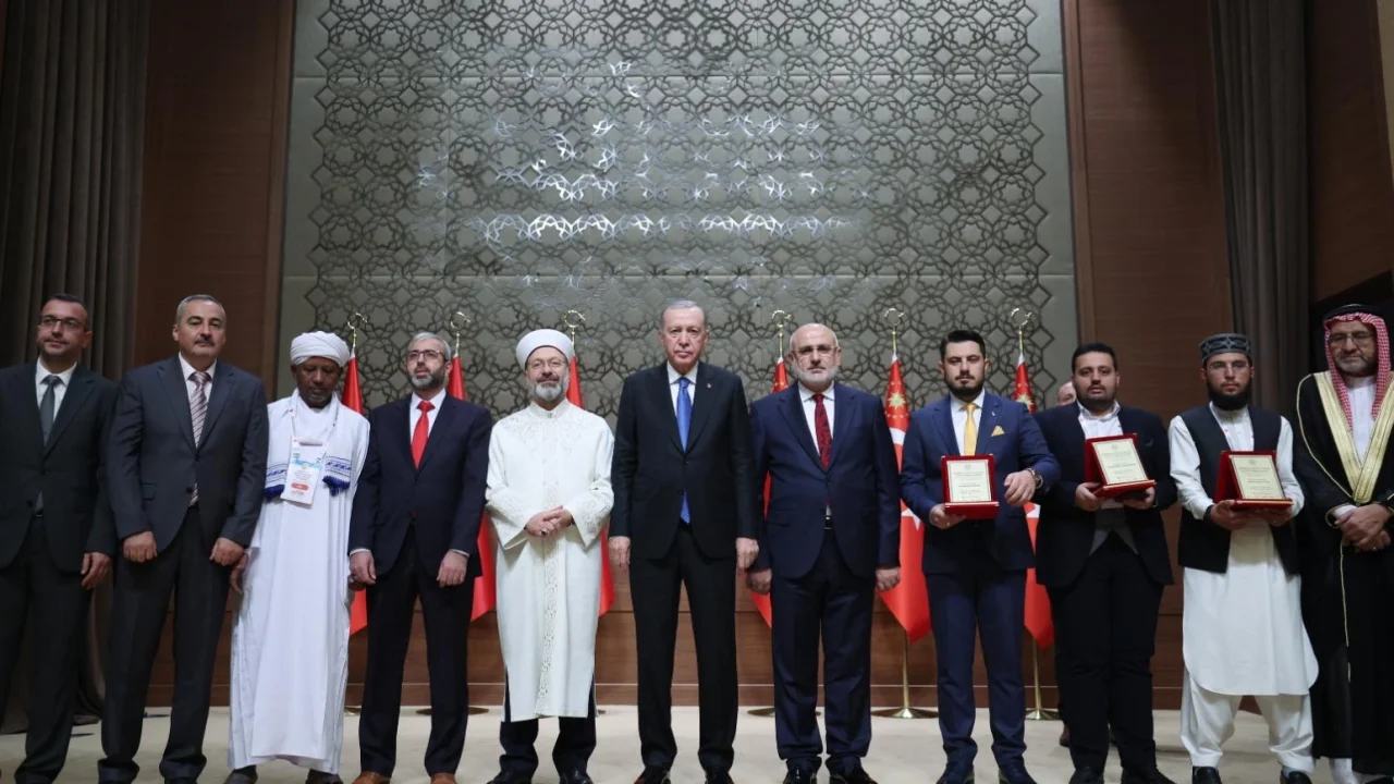 Hafızlık ve Kur’an-ı Kerim’i Güzel Okuma Yarışması'nda ödüller sahiplerini buldu -