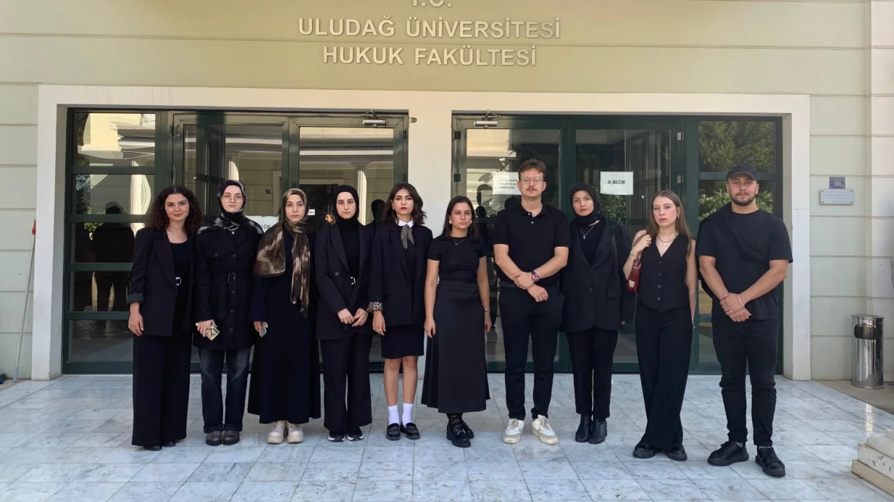 Hukuk fakültesi öğrencilerinden kadın cinayetlerine tepki -