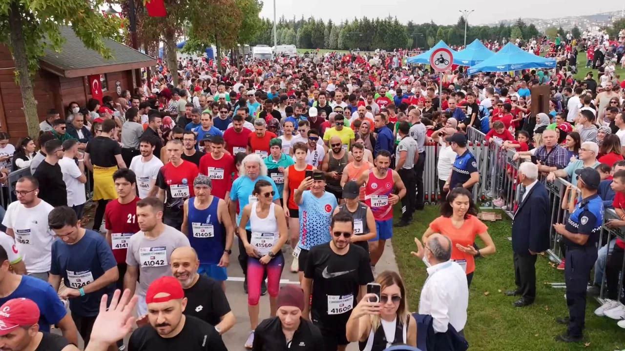 Kocaeli Cumhuriyet'e koşacak -