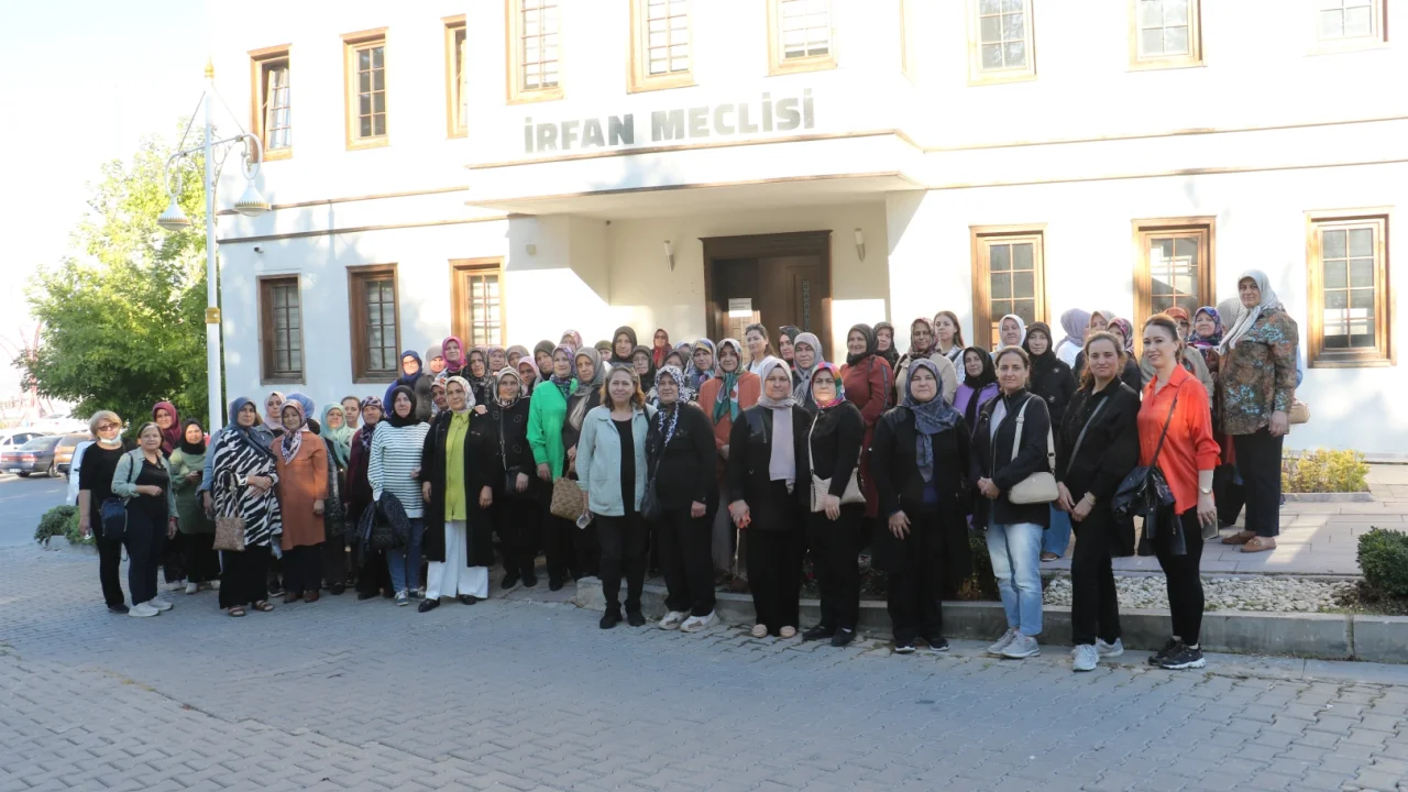 Manisa'da 90 Kişilik kafileden tarihi mekanlara ziyaret -
