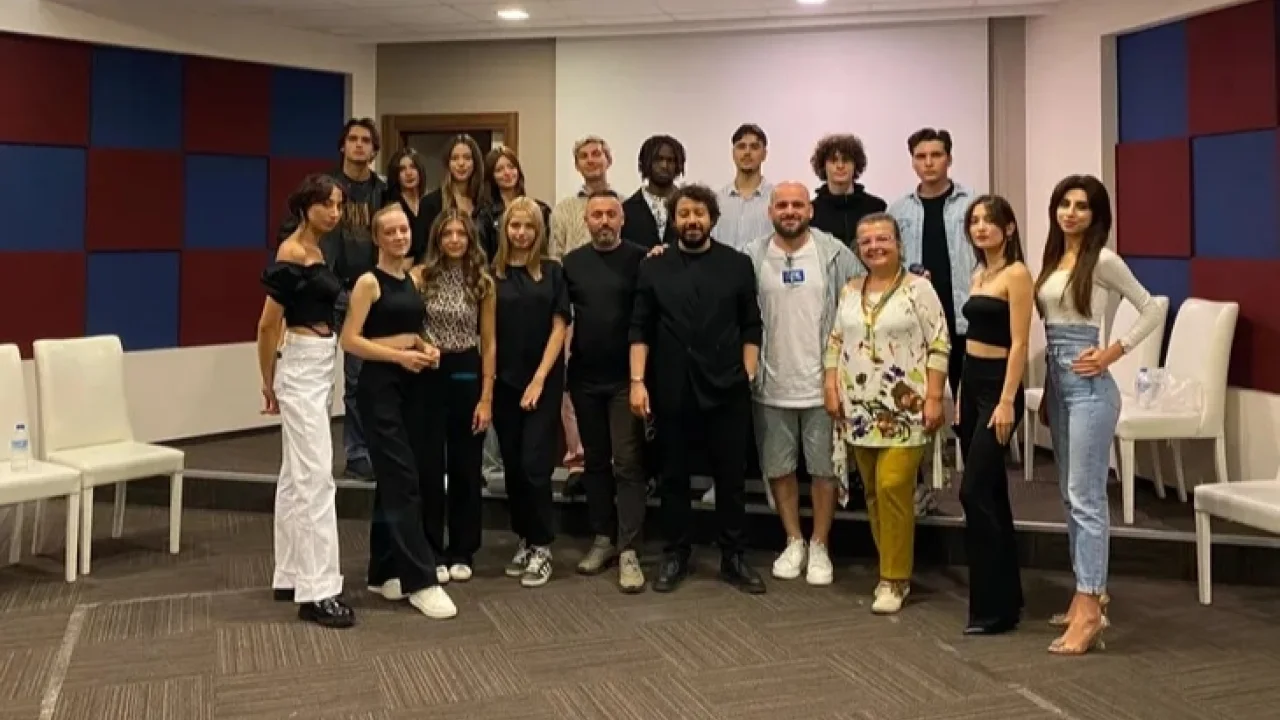 Osman Akar Ajans'tan Bursa’da Temel Modellik ve Fotomodellik Workshop Eğitimi -