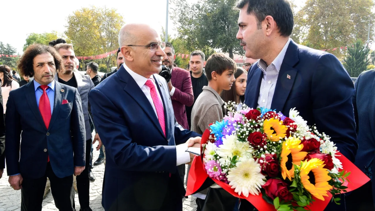 Bakan Kurum Malatya'da... 2 ayda 27 bin 243 konutun anahtar teslimi yapılacak -