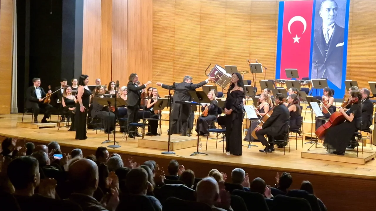 BUSİAD Ata'yı müzikle andı -