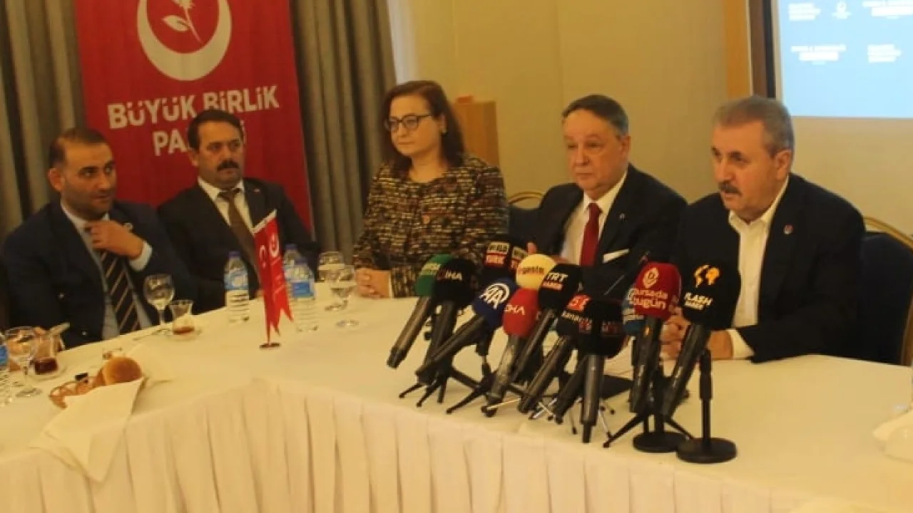 Destici: 2025'ten sonra gelecek erken seçim çağrılarına 'evet' demeyeceğiz -