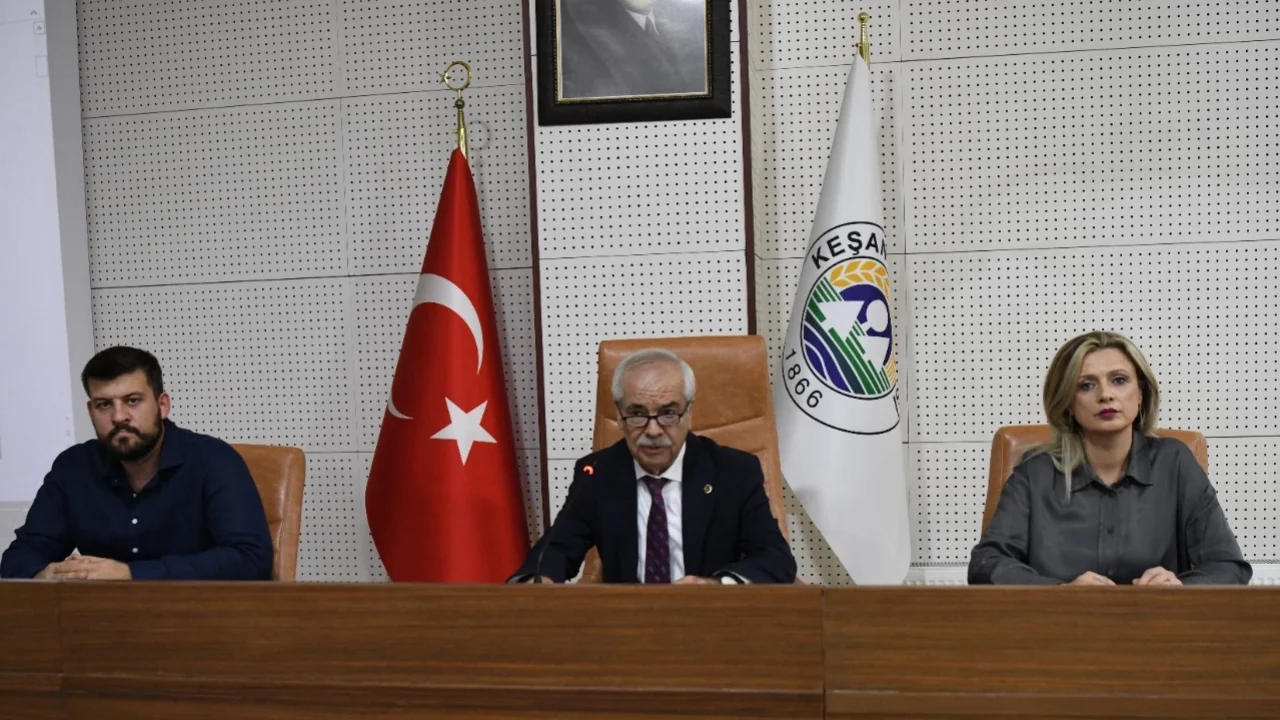 Edirne Keşan'a İstanbul ve Bursa'dan iki ayrı hizmet aracı geliyor -