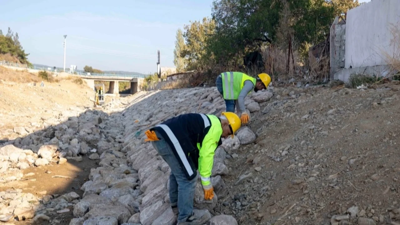 İzmir Yarımada dereleri ıslah ediliyor -