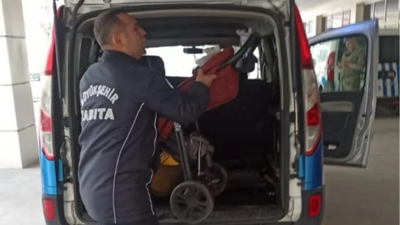 Manisa Zabıtası'ndan küçük çocuğa hızlı müdahale -