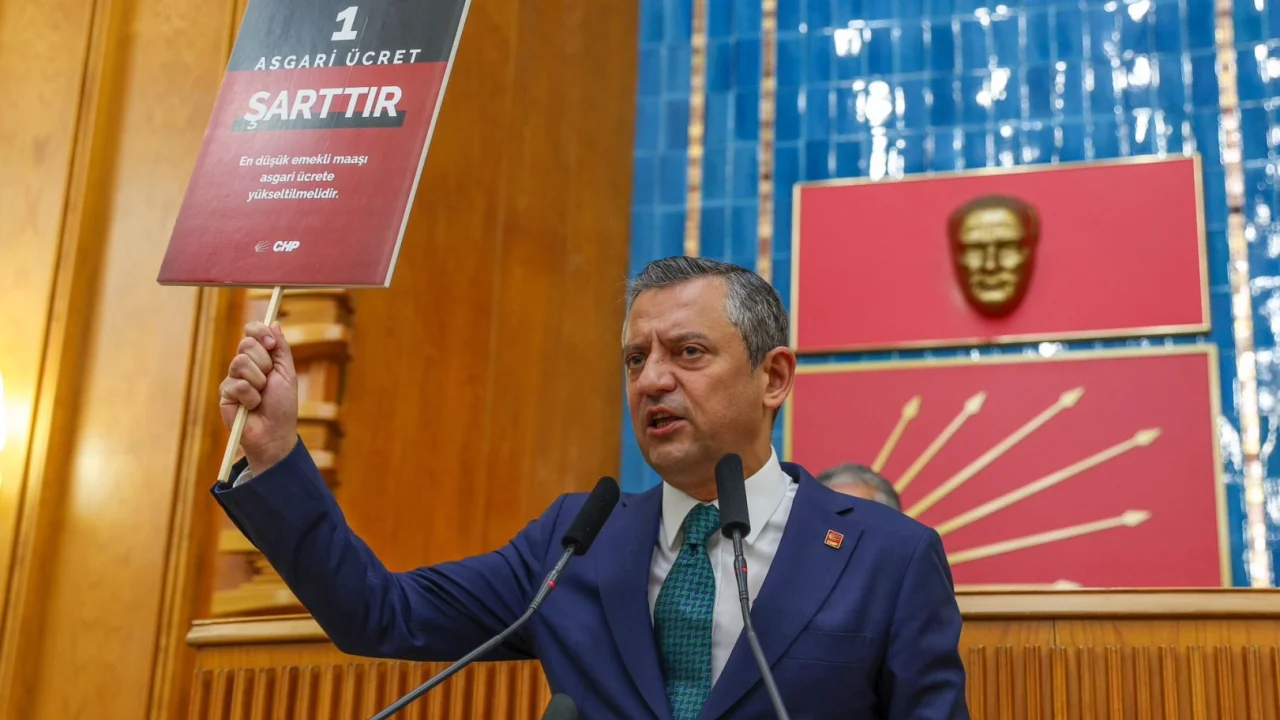 Özel: O vekil meclisten çıkmalı! Özel'den sanatçılara Esenyurt çağrısı -