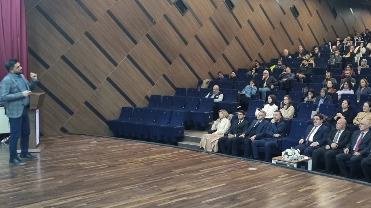 Sakarya'da Milli Eğitim'den 'Sosyal Duygusal Öğrenme Becerileri' semineri -