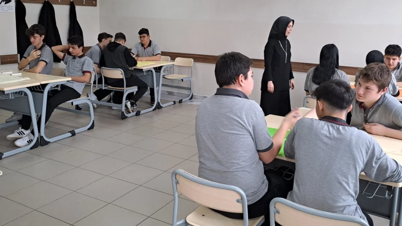 Akran zorbalığına karşı "Akran Dayanışması" projesi