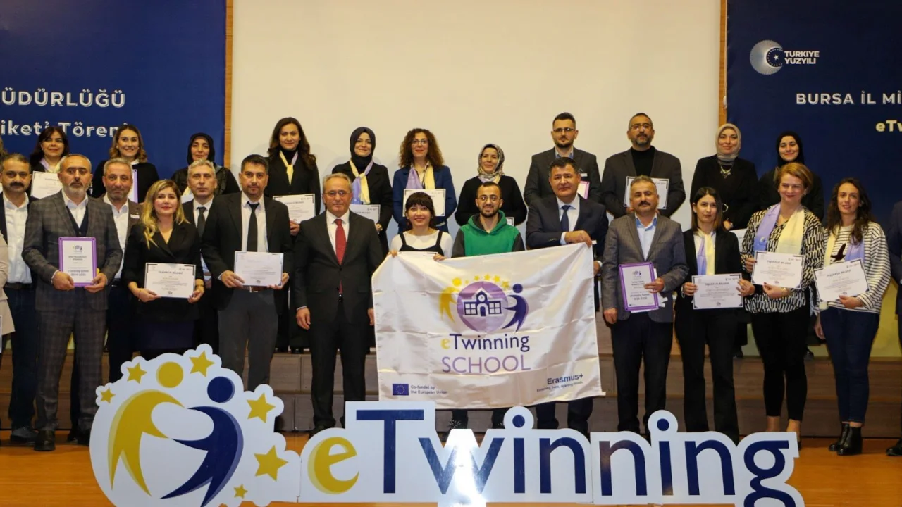 Bursa'da 41 okul eTwinning etiketlerine kavuştu