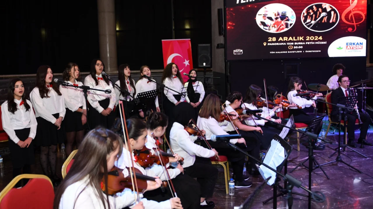 Bursa Osmangazi'de Gençlik Orkestrası'ndan yeni yıl konseri