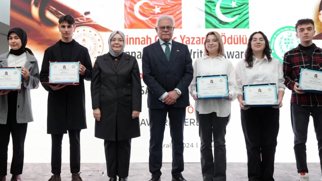 Cinnah Genç Yazarlar ödüllerine kavuştu