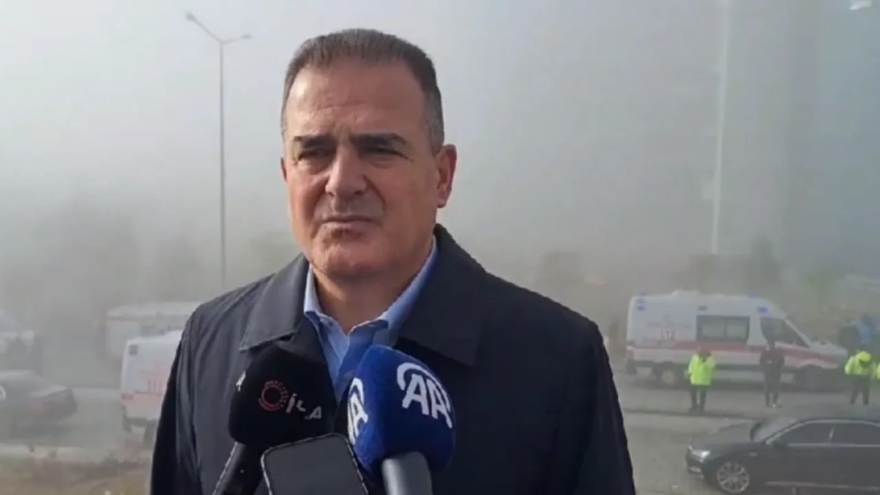 Helikopter kazasıyla ilgili Vali Akbıyık'tan ilk açıklamalar... Taziye mesajları peş peşe geldi