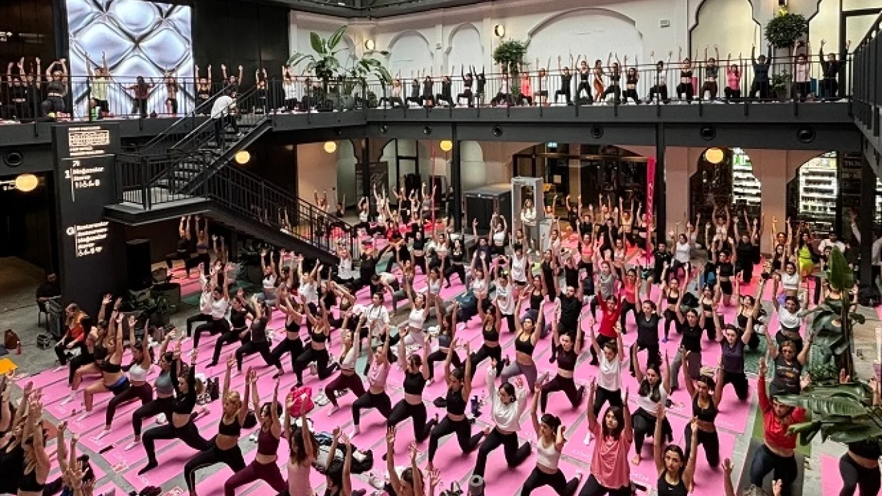 İstanbul'da 'Rıhtımda Yoga' kış sezonunda da devam edecek