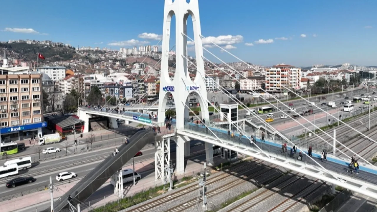 Kocaeli'nde yürüyen merdiven arızasının sebebi "Stop Butonu"