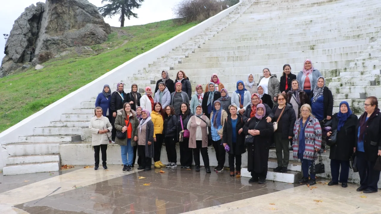 Köprübaşılı kadınlar Manisa'yı adım adım gezdi