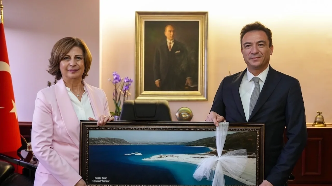 Yeşilova'dan Ayşe Ünlüce'ye ziyaret