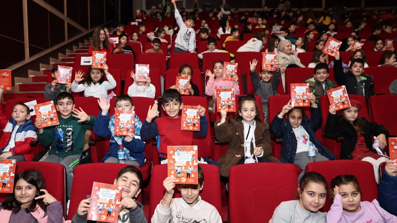 Bursa Nilüfer'de Kitap Söyleşileri’nin son konuğu Burcu Ünsal oldu.