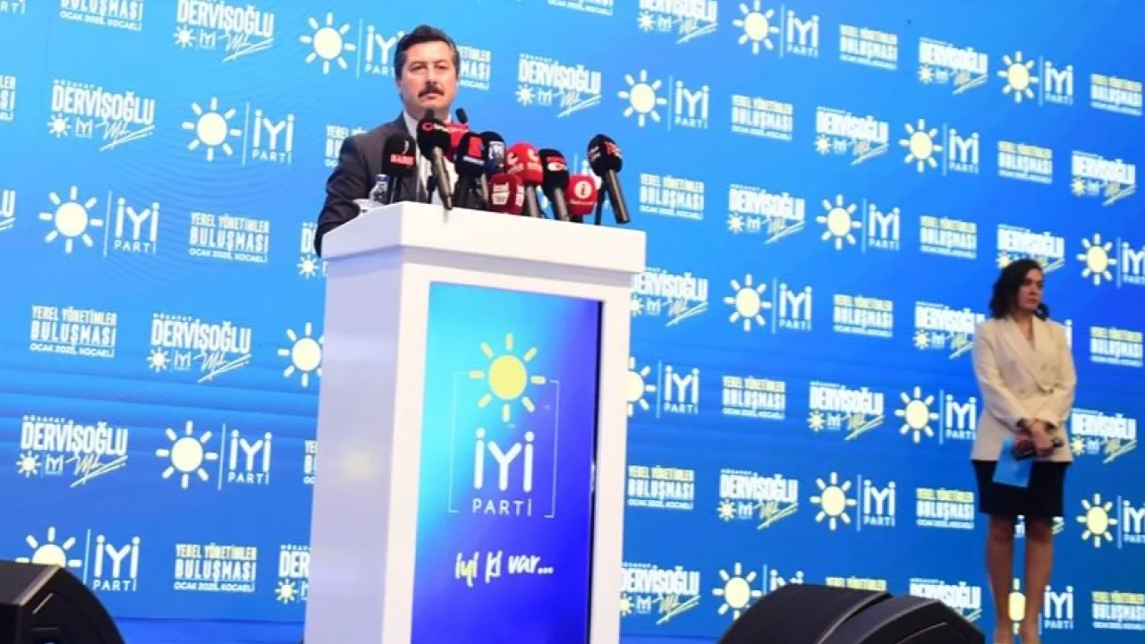 Ercan Özel İyi Parti Yerel Yönetimler Toplantısı'nda konuştu