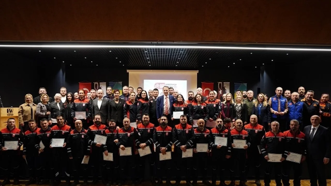 İstanbul Beylikdüzü kurtarma ekibine akreditasyon sertifikası